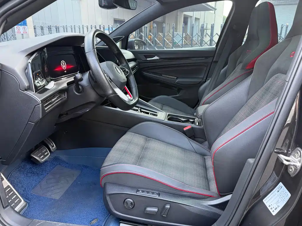Volkswagen Golf GTI — фото 9
