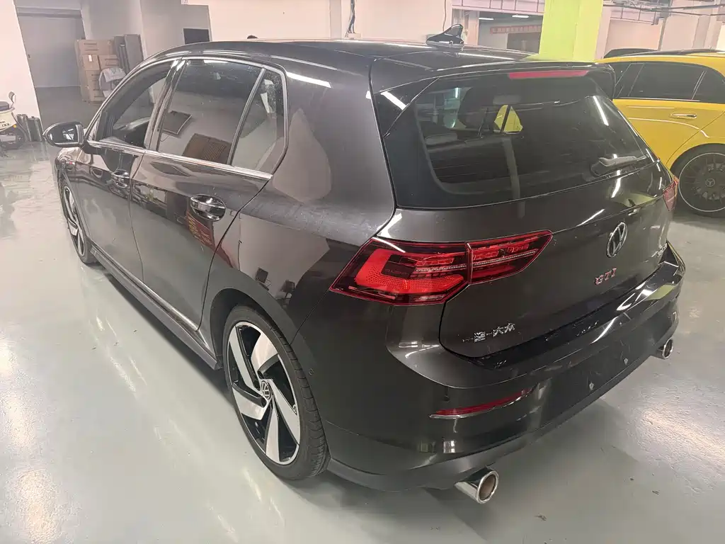 Volkswagen Golf GTI — фото 8