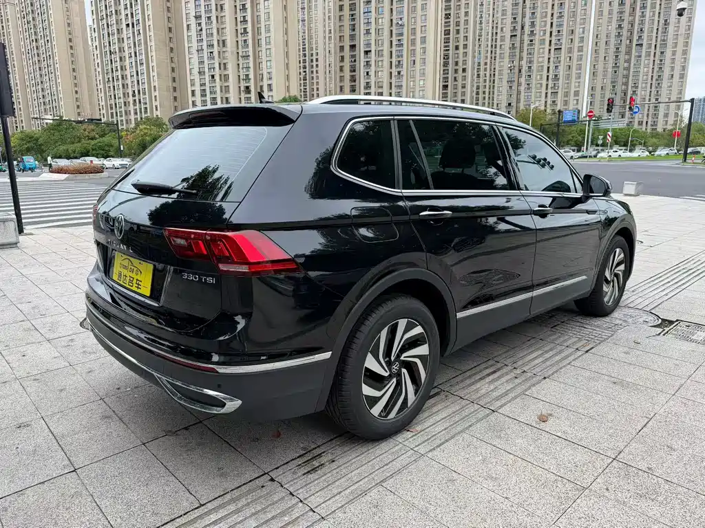 Volkswagen Tiguan L — фото 8