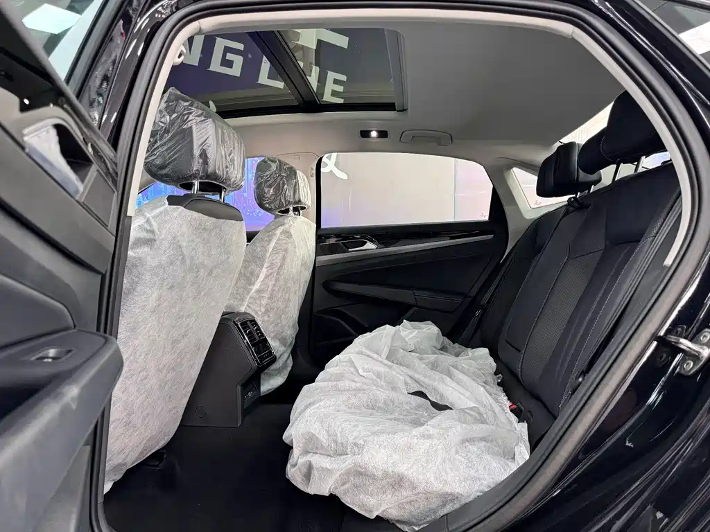 Volkswagen Passat — фото 8
