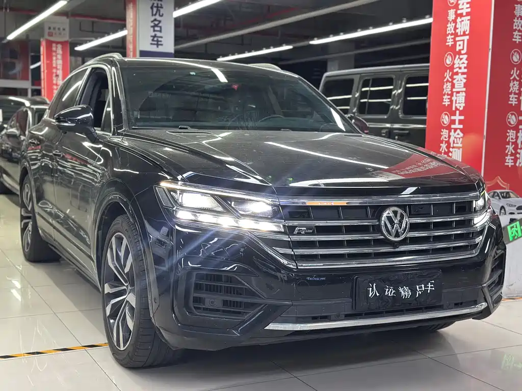 Volkswagen Touareg — фото 3