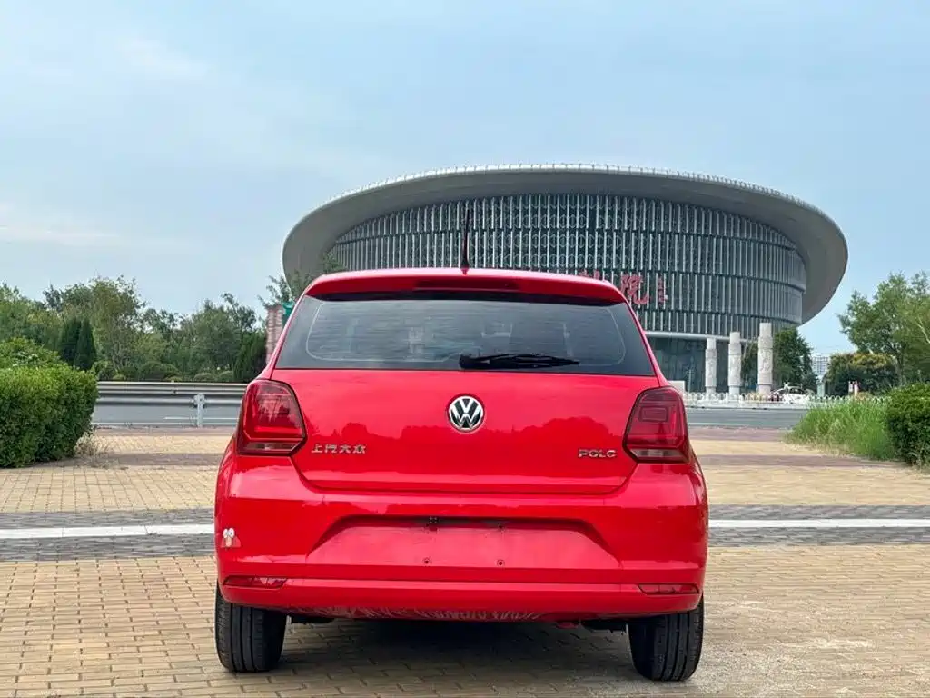 Volkswagen Polo — фото 5