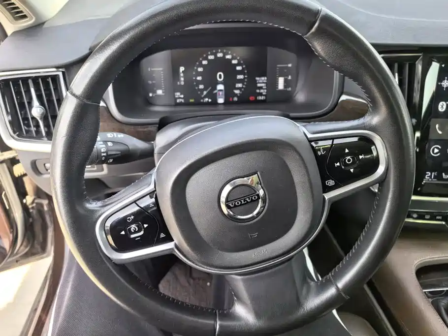 Volvo S90 — фото 15