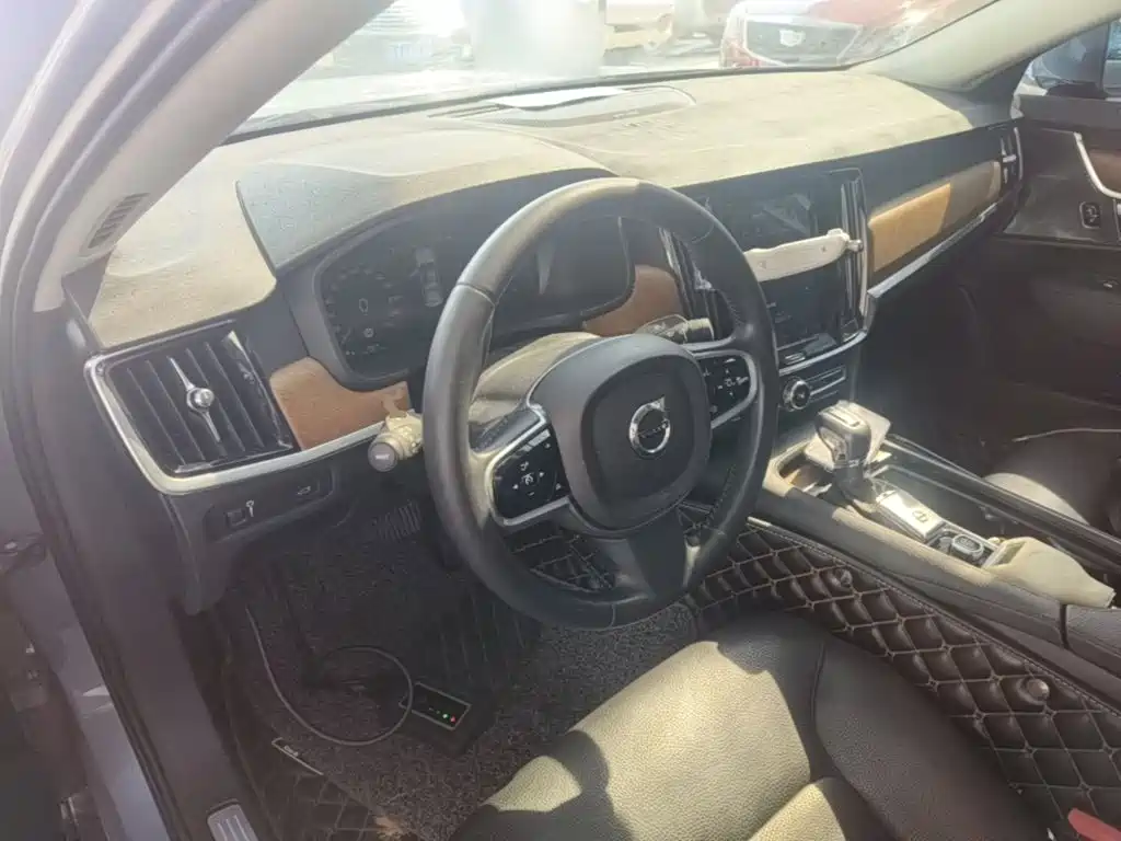 Volvo S90 — фото 10