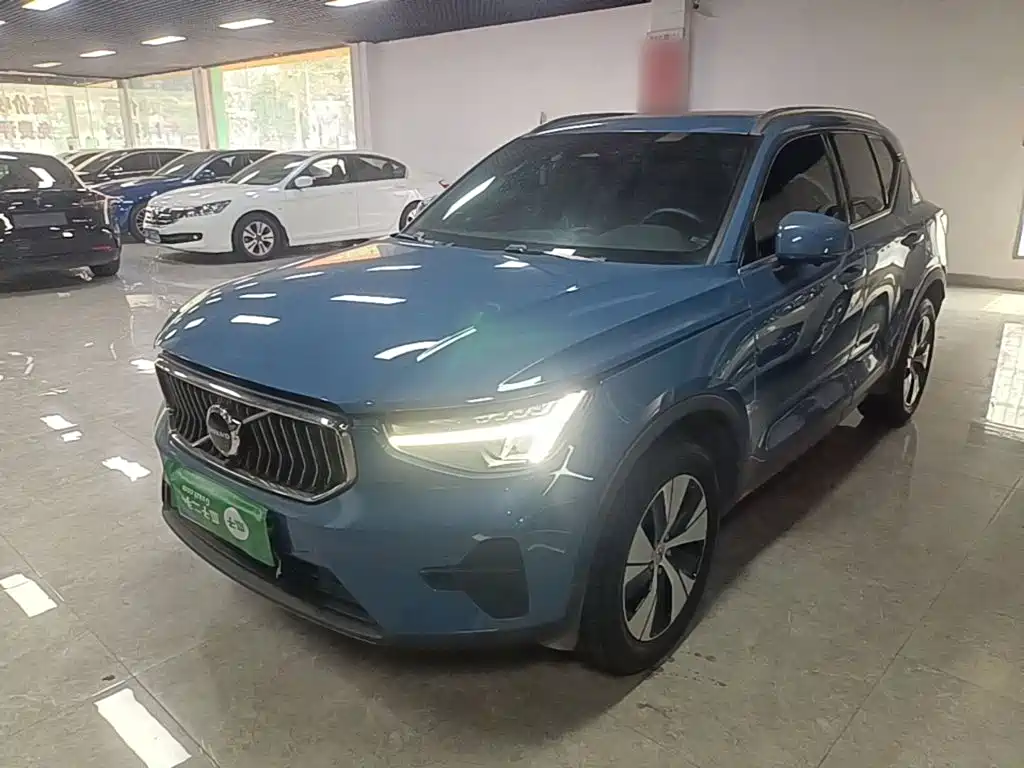 Volvo XC40 — фото 2