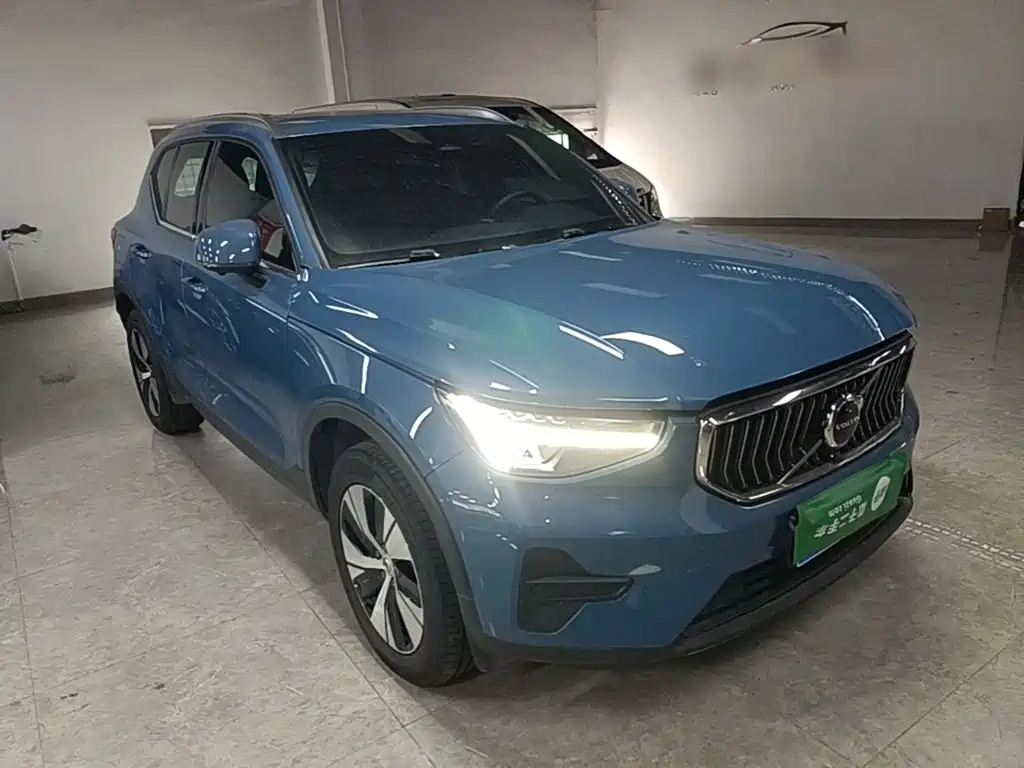 Volvo XC40 — фото 4