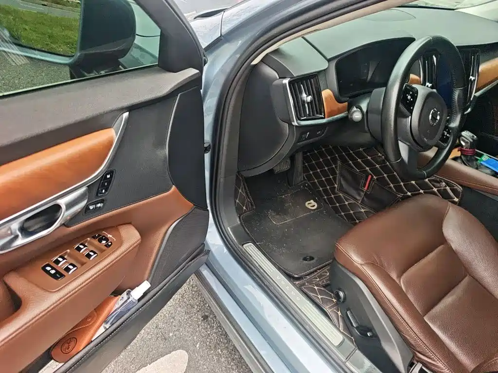 Volvo S90 — фото 14