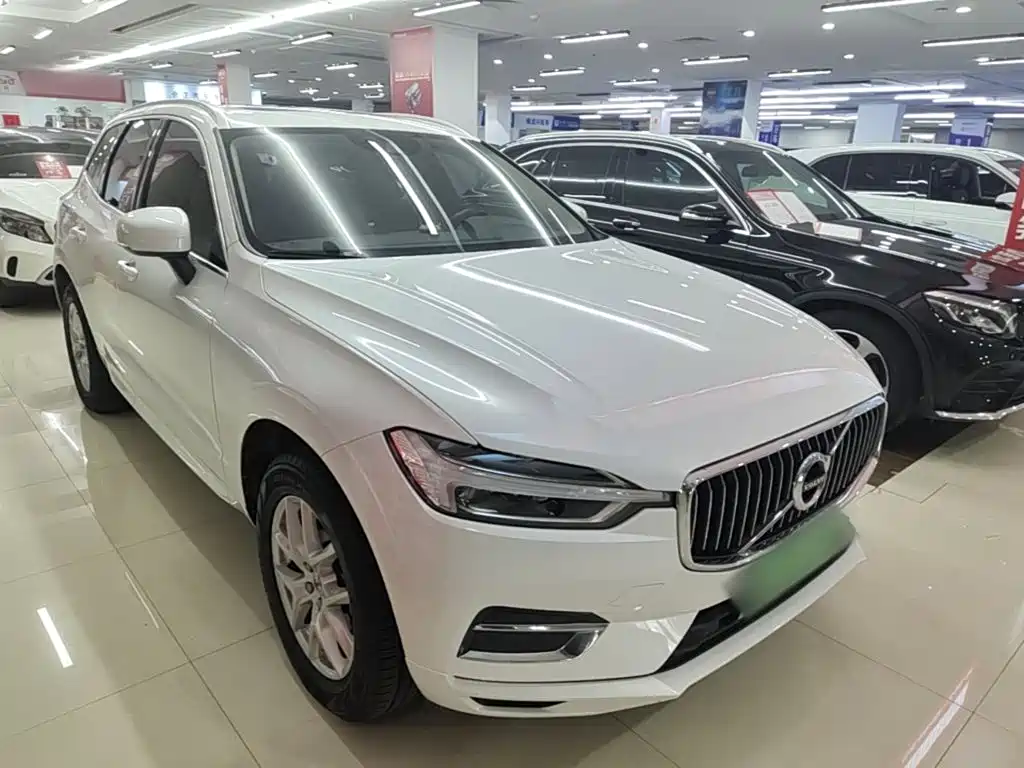 Volvo XC60 — фото 4