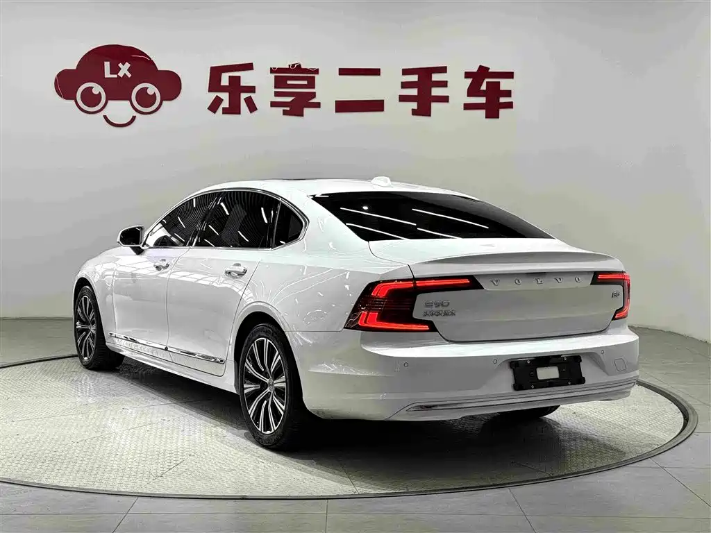Volvo S90 — фото 3