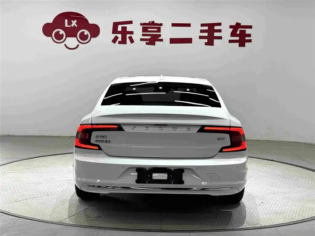 Volvo S90 — фото 4