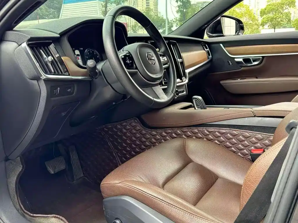 Volvo S90 — фото 4