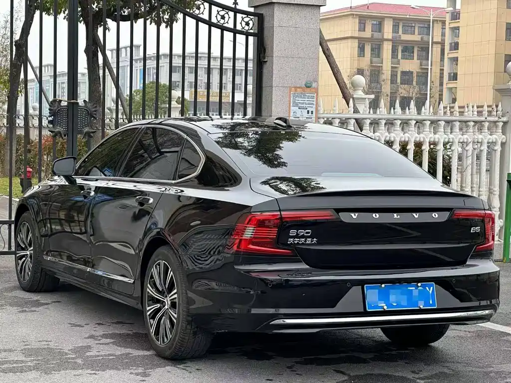 Volvo S90 — фото 9