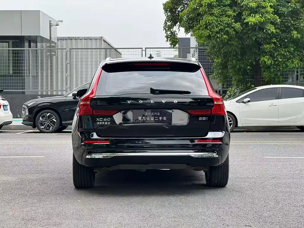 Volvo XC60 — фото 4