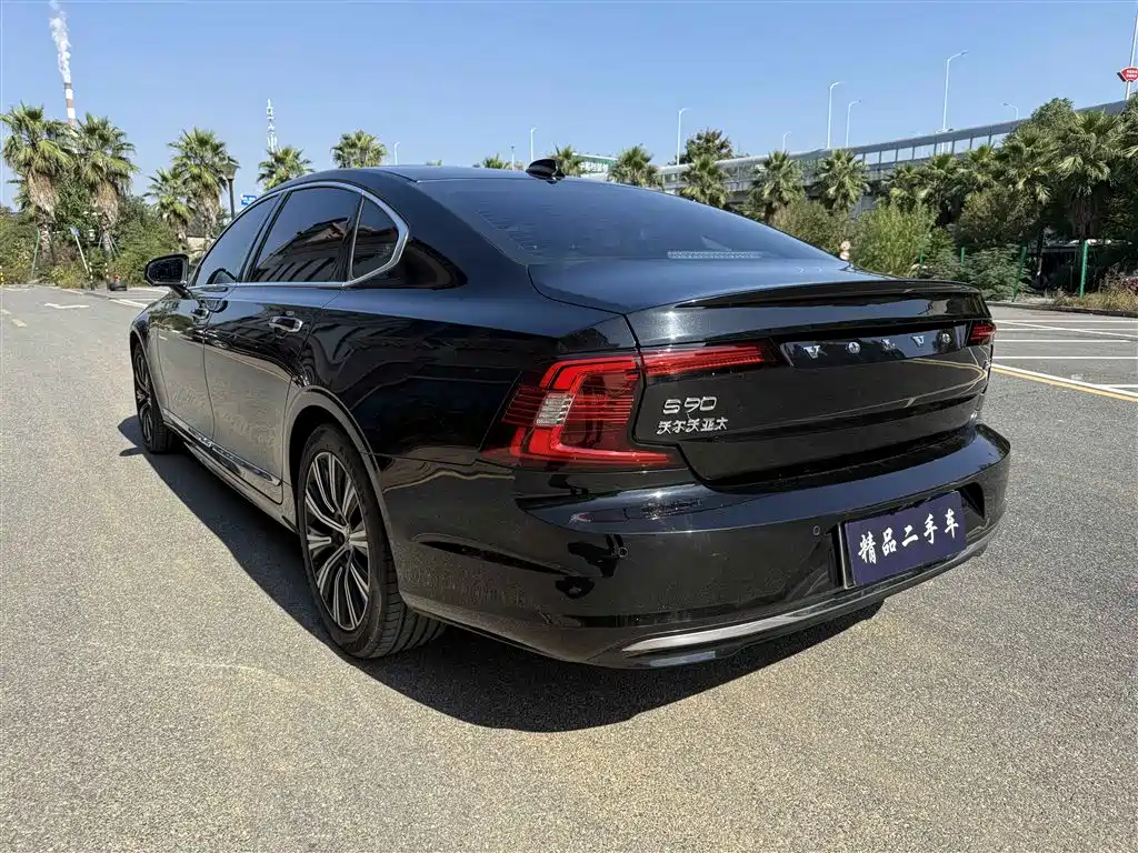 Volvo S90 — фото 4