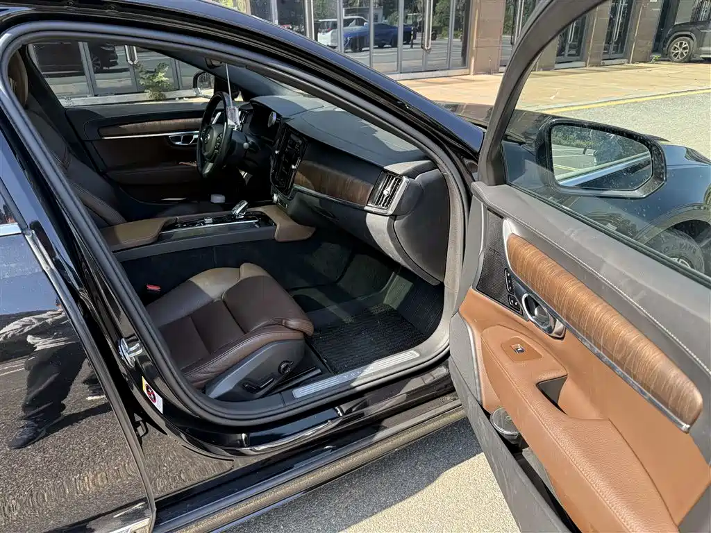 Volvo S90 — фото 10