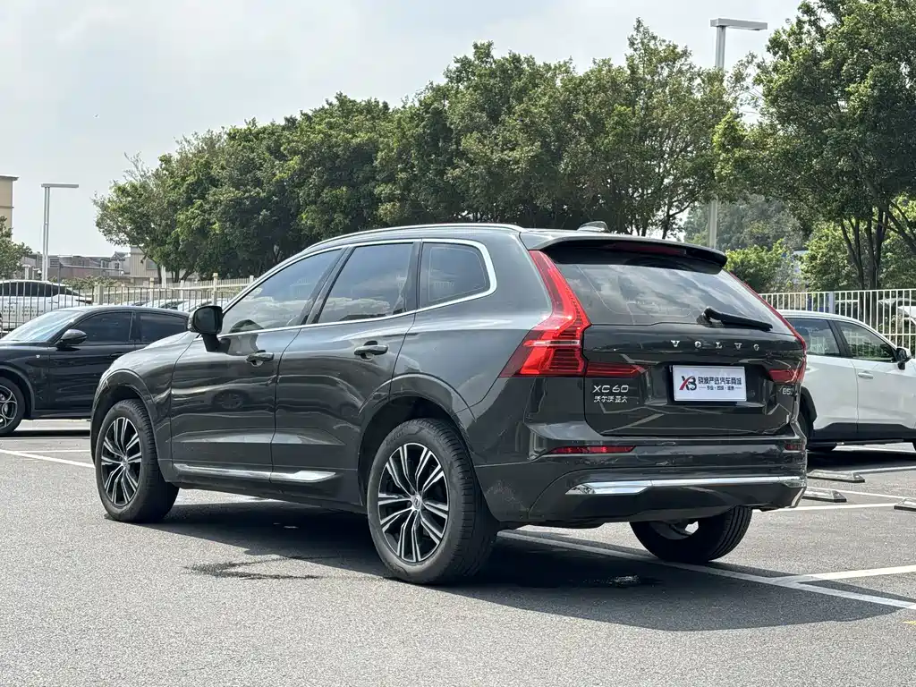 Volvo XC60 — фото 4