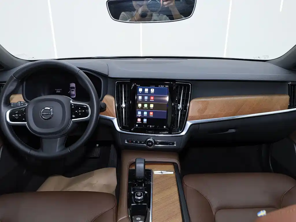 Volvo S90 — фото 10