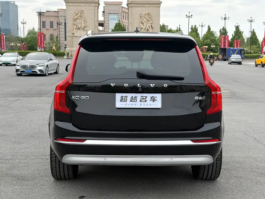 Volvo XC90 — фото 17