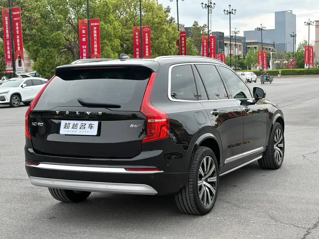 Volvo XC90 — фото 18