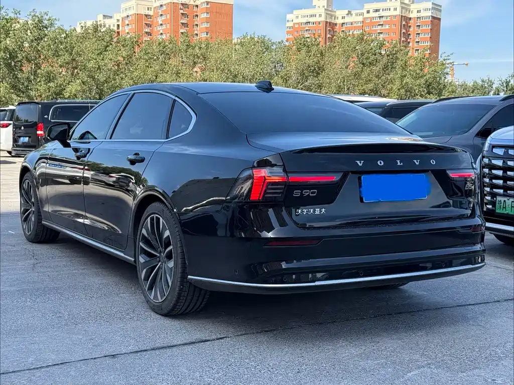 Volvo S90 — фото 9