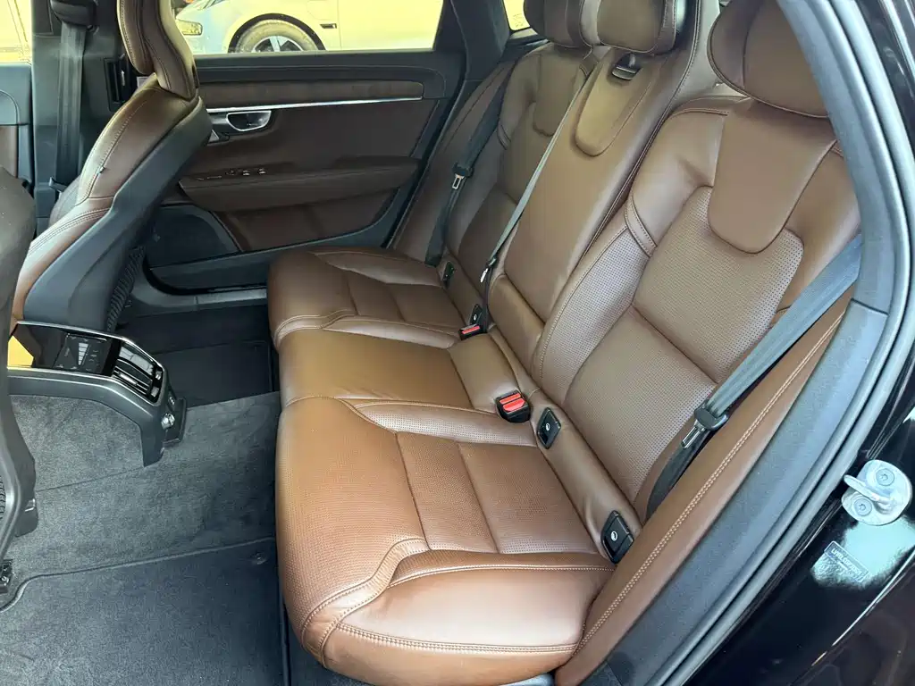 Volvo S90 — фото 19