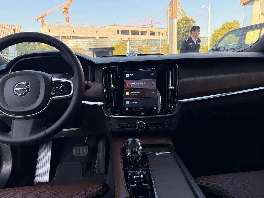 Volvo S90 — фото 10