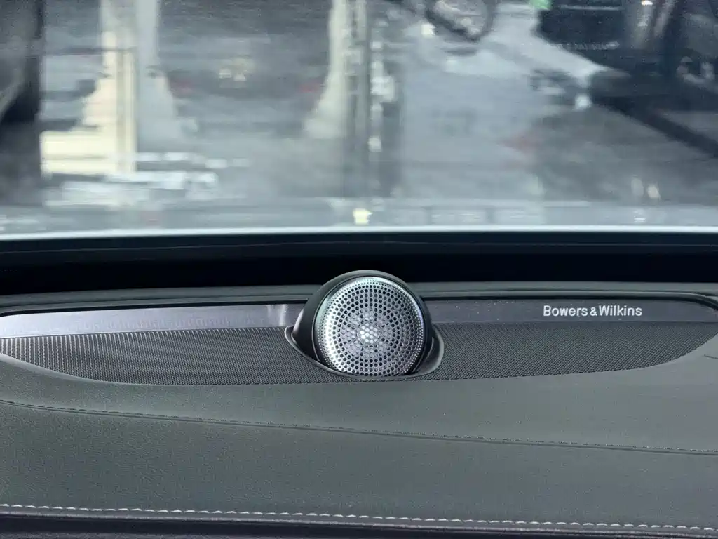 Volvo XC90 — фото 16