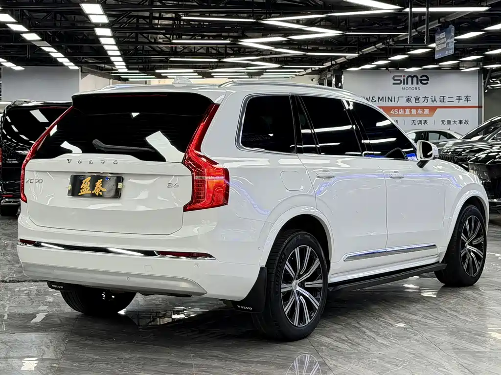 Volvo XC90 — фото 5