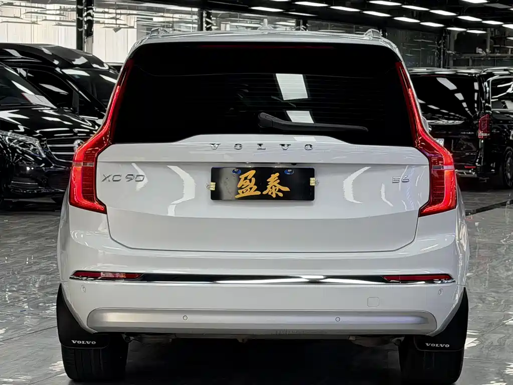 Volvo XC90 — фото 6