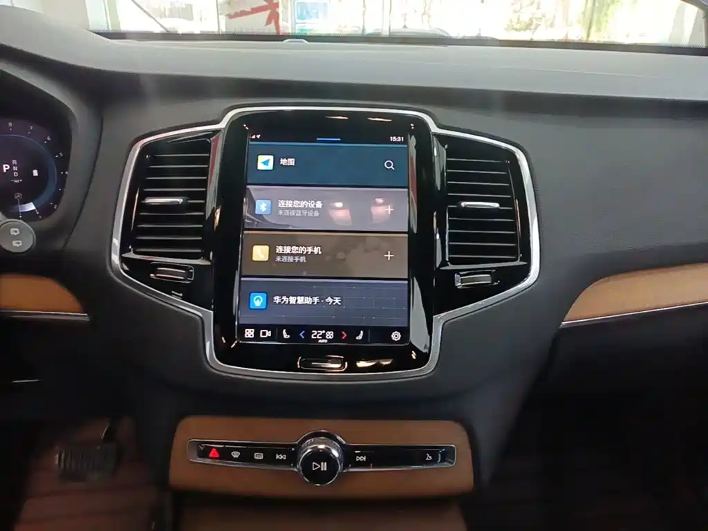 Volvo XC90 — фото 13