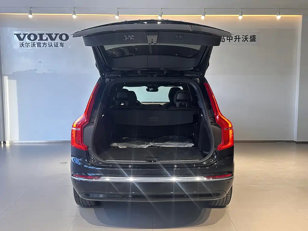 Volvo XC90 — фото 6