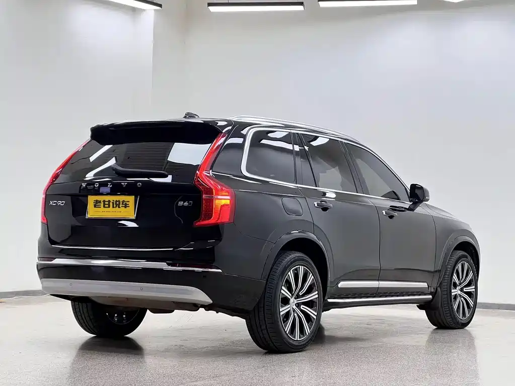 Volvo XC90 — фото 7