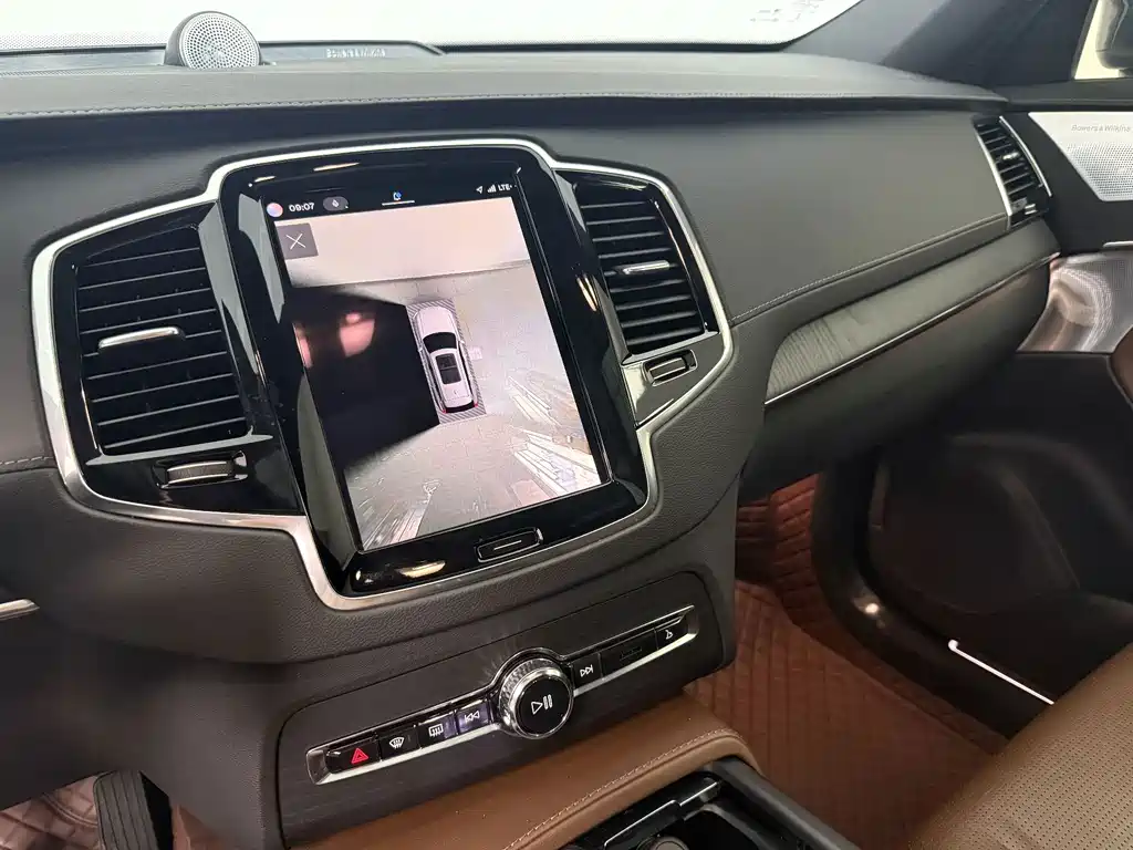 Volvo XC90 — фото 9