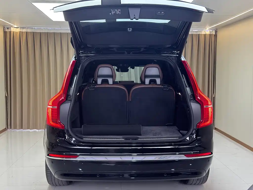 Volvo XC90 — фото 23