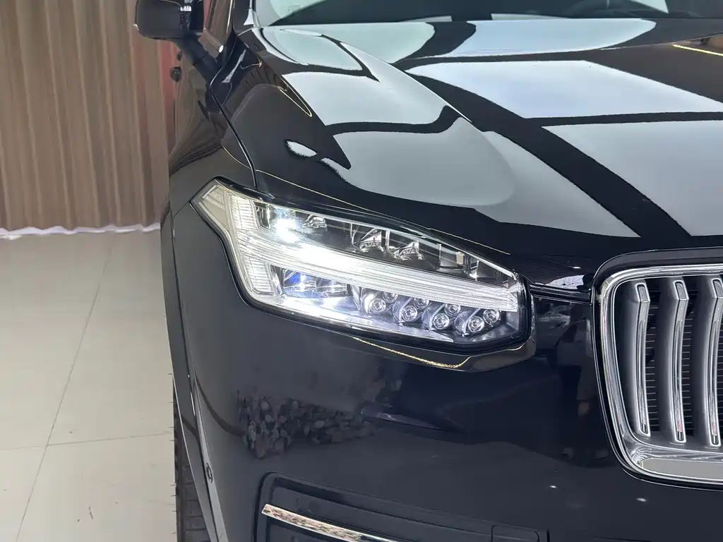 Volvo XC90 — фото 4