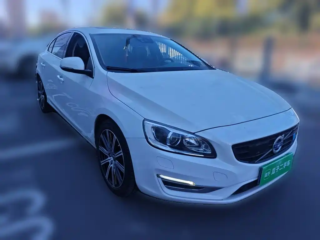 Volvo S60 — фото 3