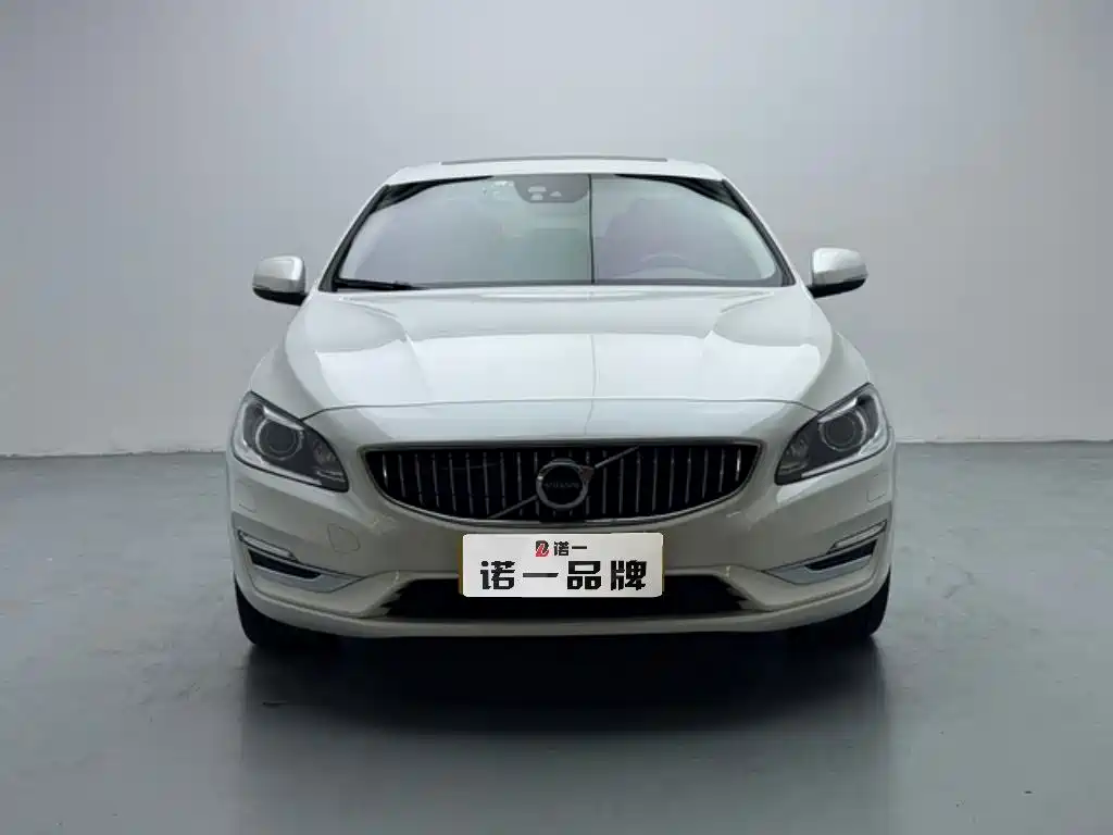 Volvo S60 — фото 2