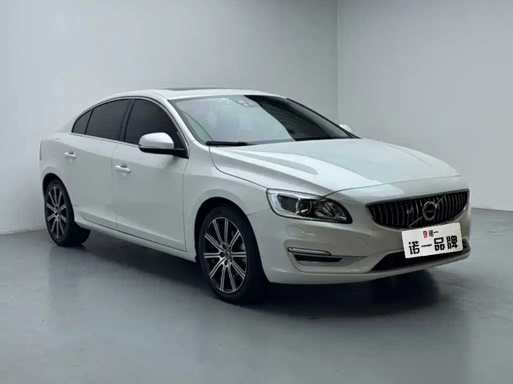 Volvo S60 — фото 3