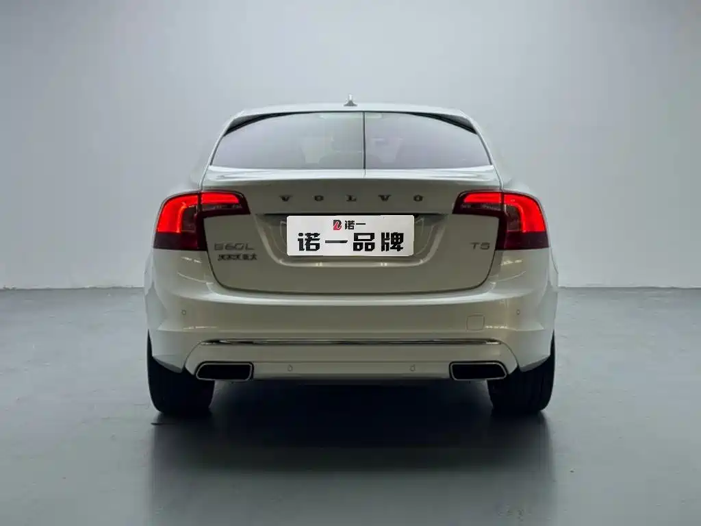 Volvo S60 — фото 4
