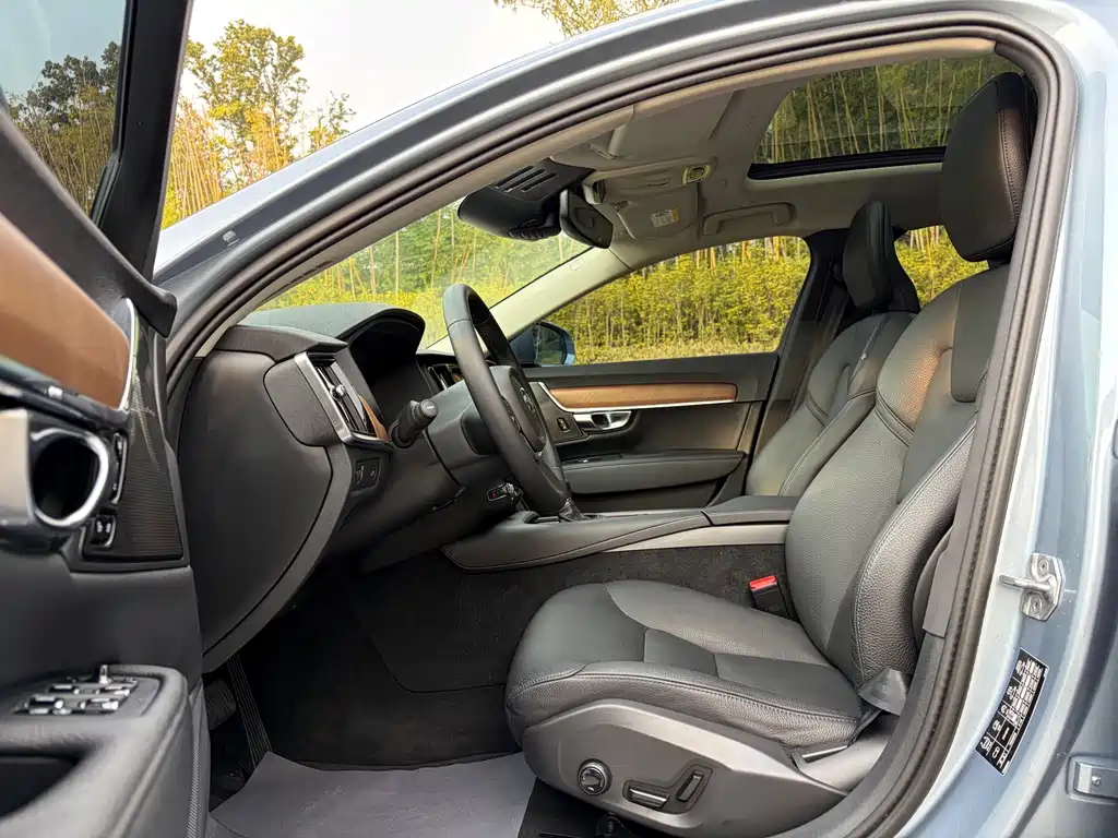 Volvo S90 — фото 13