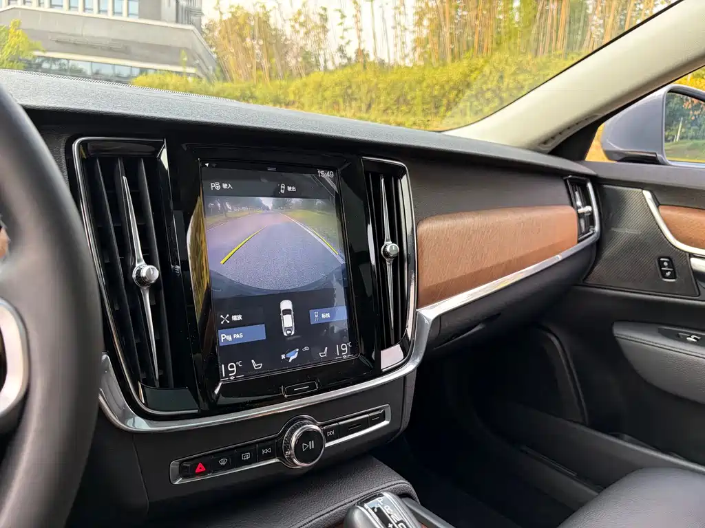 Volvo S90 — фото 19