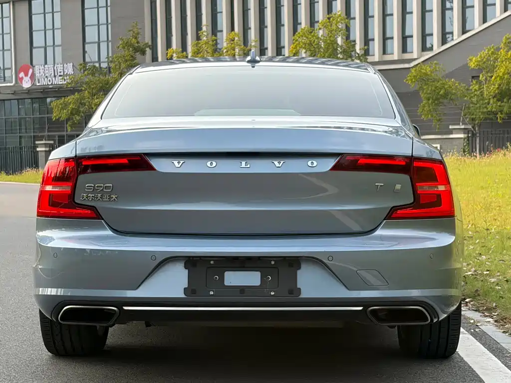 Volvo S90 — фото 4
