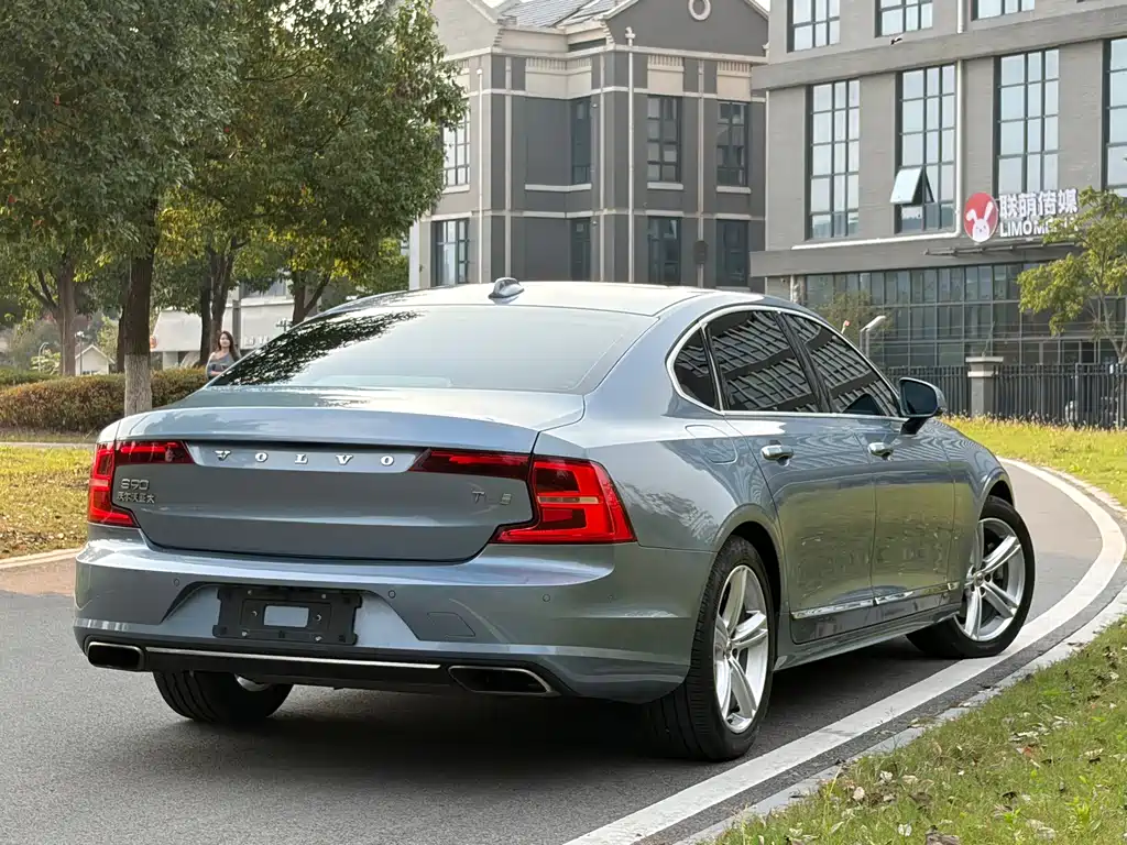 Volvo S90 — фото 5