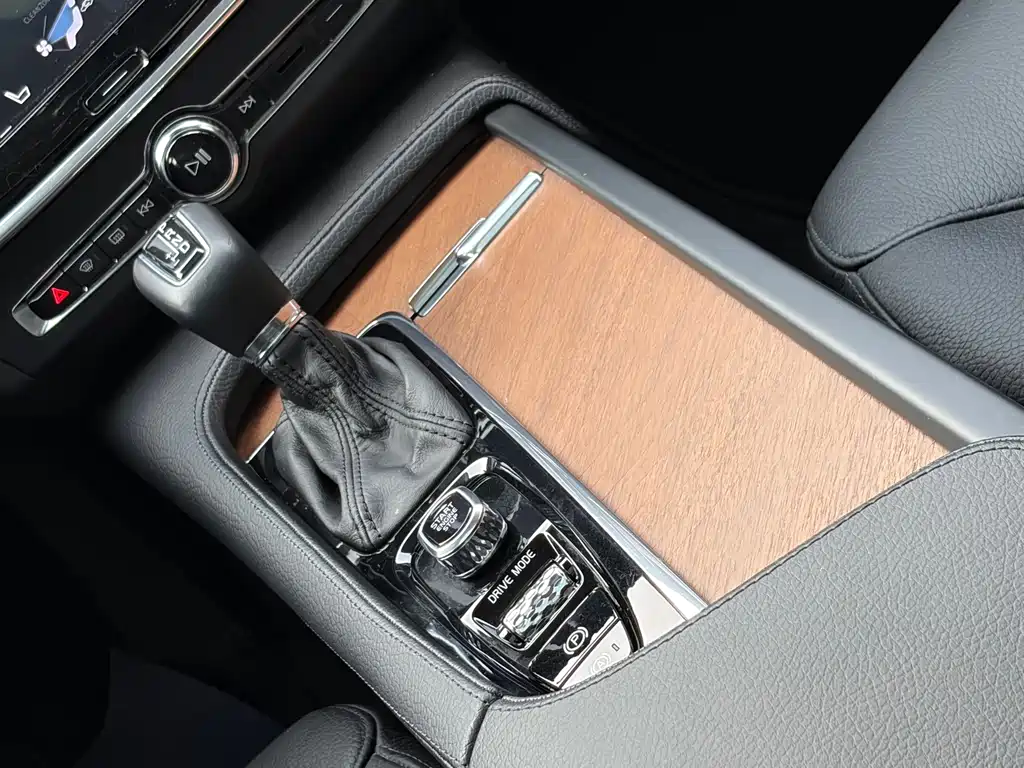 Volvo S90 — фото 10