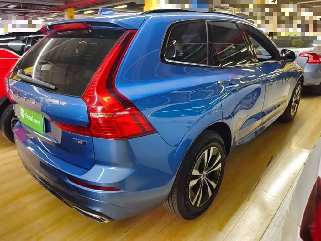 Volvo XC60 — фото 7