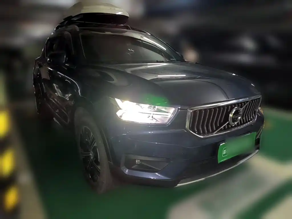 Volvo XC40 — фото 3