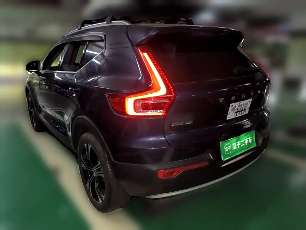 Volvo XC40 — фото 4