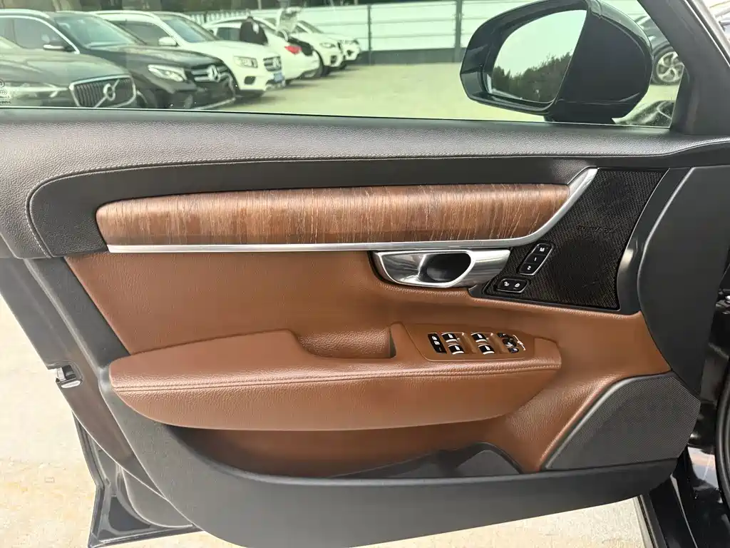 Volvo S90 — фото 3