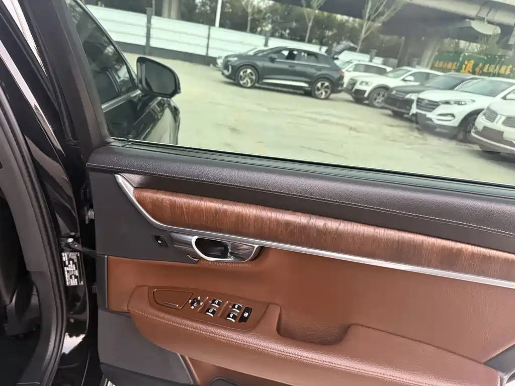 Volvo S90 — фото 9