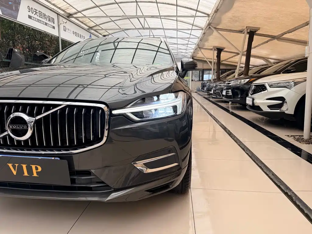 Volvo XC60 — фото 3